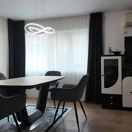 Centre Apartment Warna